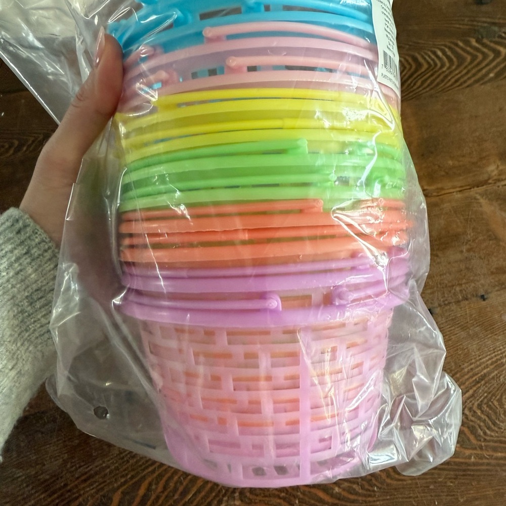 Colorful Mini Easter Baskets - Picture 2 of 3